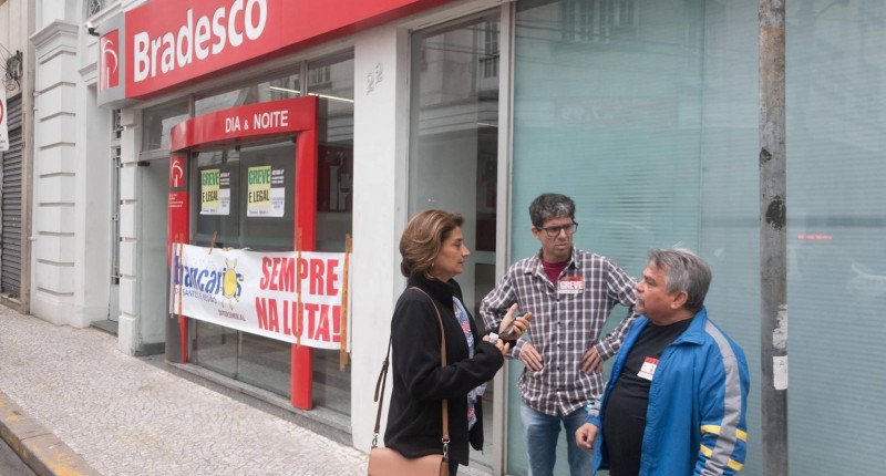 Justiça condena Bradesco em R$ 800 milhões por dispensa discriminatória