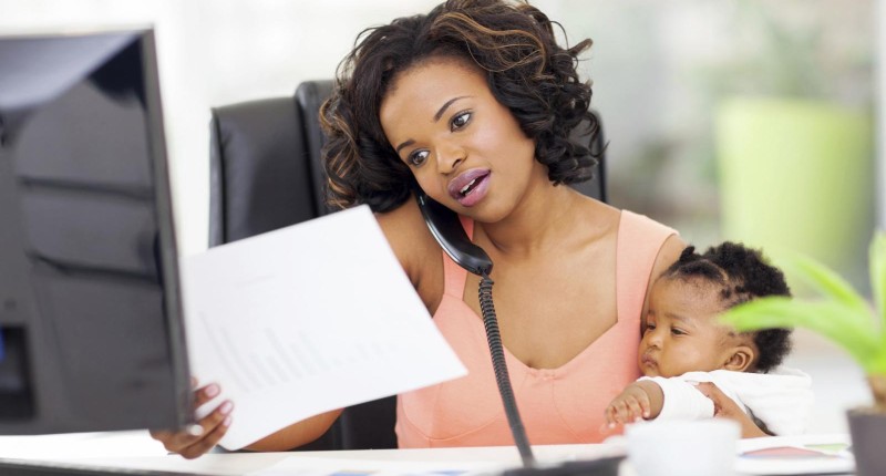 De casa para o trabalho: como a dupla jornada afeta a vida das Mães