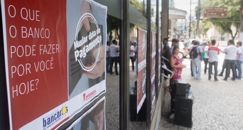 Santander faz tudo pra massacrar bancário e desrespeitar Acordo Coletivo