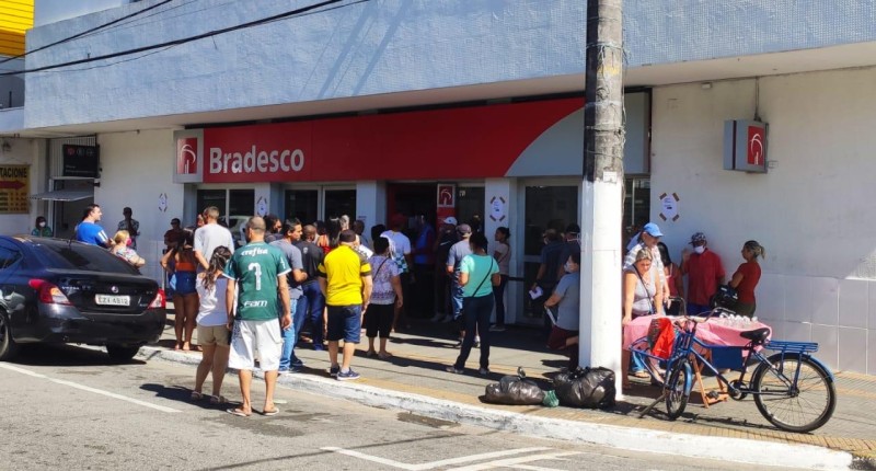 Bradesco afirma que vai fechar entre 320 e 330 agências em 2020