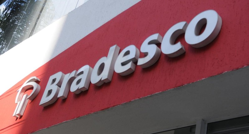 Amanhã, terça 24/11, tem TUITAÇO contra demissões no Bradesco às 11h