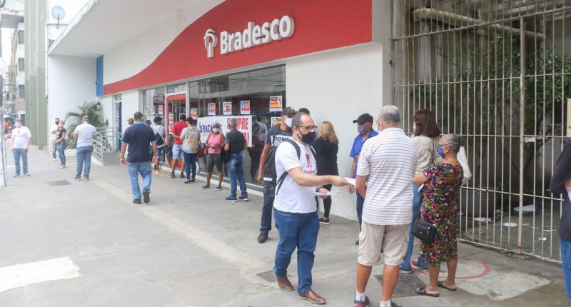 Bradesco lucra R$ 6,5 bilhões no trimestre, aumento de 73,6%