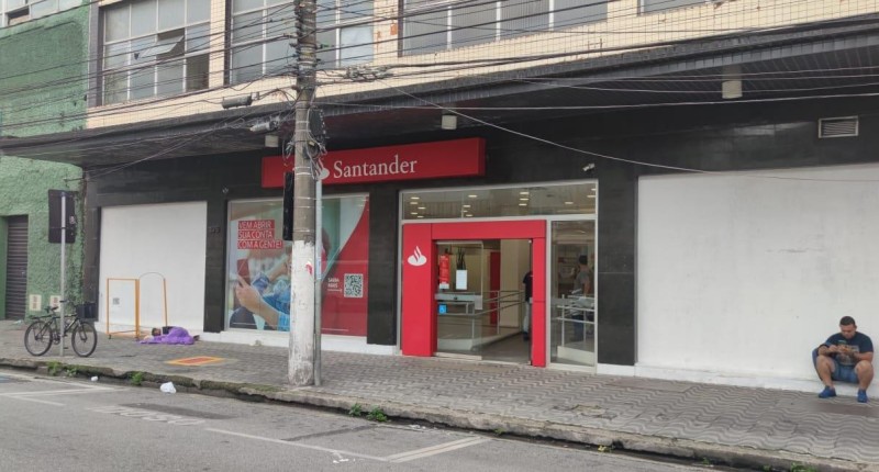 Agência do Santander terá o compressor trocado por atuação do Sindicato