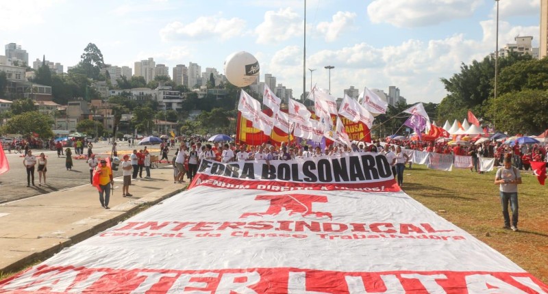 Centrais Sindicais assinam carta em defesa da democracia e realizam ato