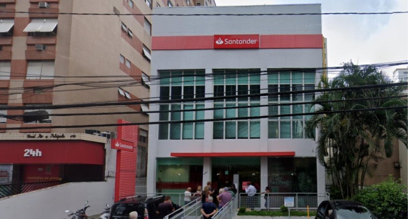 Santander prolonga horário de atendimento, denuncie ao Sindicato