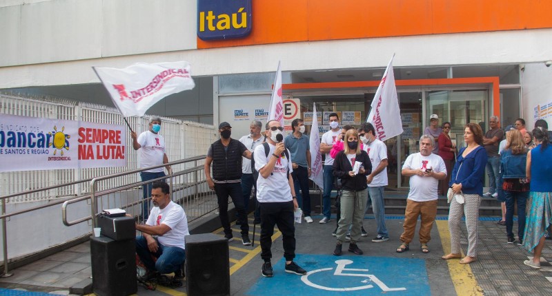 Trabalhadores do Itaú conquistam anistia total das horas negativas