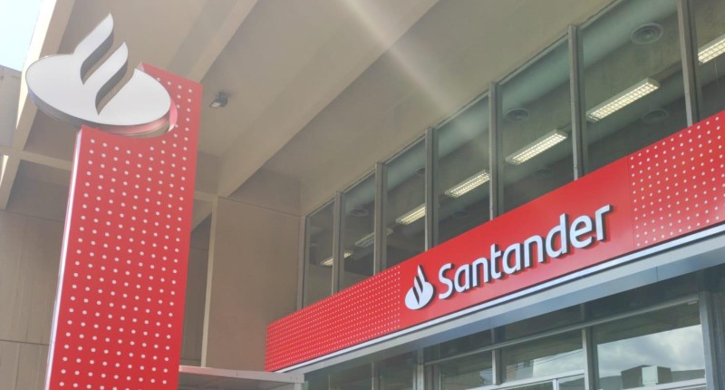 Santander anuncia data de pagamento do 13º, salário, VA e VR de dezembro