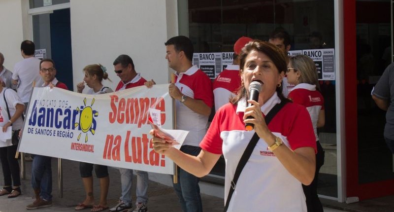 Transição Bradesco/HSBC: movimento sindical debate transtornos com banco