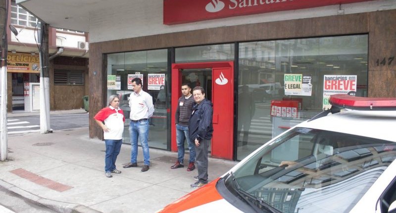 Santander paga PLR a demitidos no dia 26