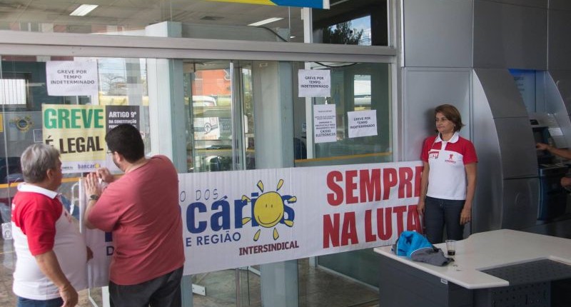 Bancários exigem proposta de reajuste decente