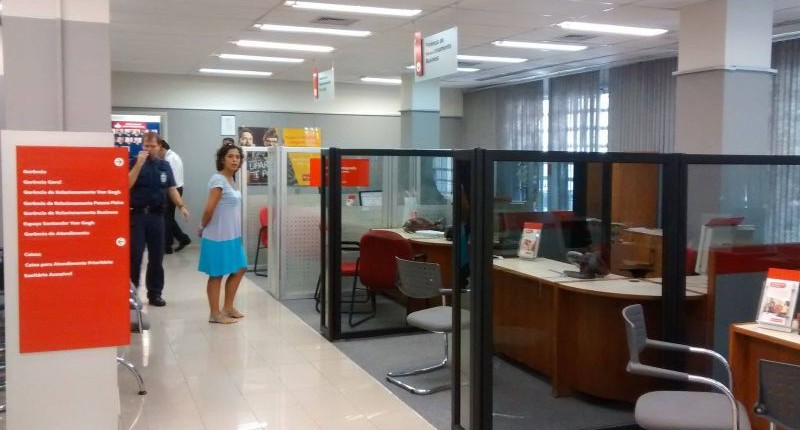 Agência do Santander em Praia Grande é roubada e banco não se preocupa com trabalhadores