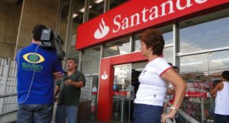 Bancários de Santos e Região defendem manutenção de portas giratórias nos bancos