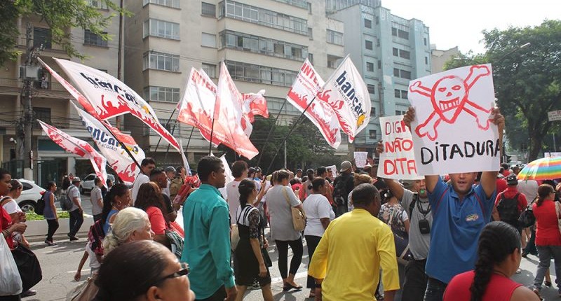 Passeata contra a ditadura e as medidas antiterrorismo da Copa reúne 5 mil pessoas em SP