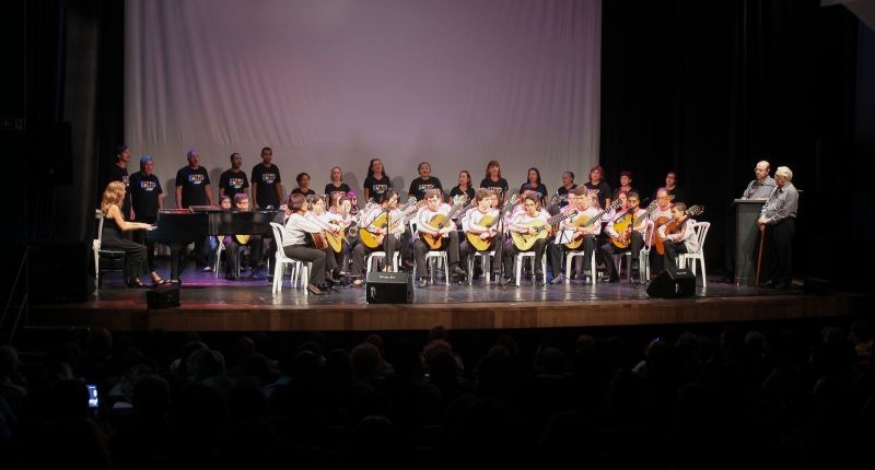 Orquestra de violões e Coral do Sindicato fazem apresentação no sábado, 27