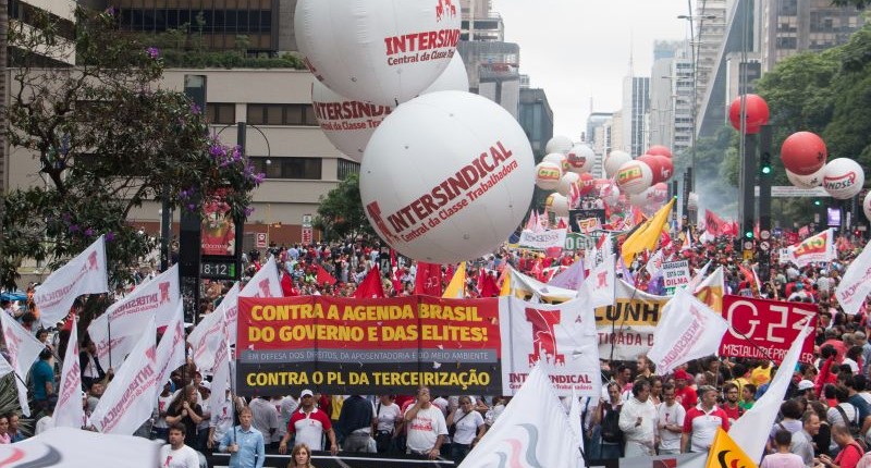 100 mil contra o Impeachment, o Ajuste Fiscal e pelo Fora Cunha