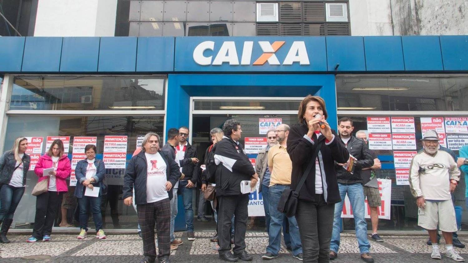 CAIXA começa a aplicar jornada flexível para não pagar hora-extra 