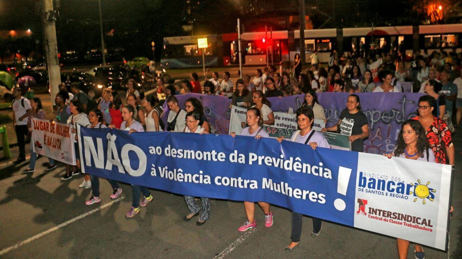 Coletivo de Bancárias participa de Ato no Dia Internacional da Mulher