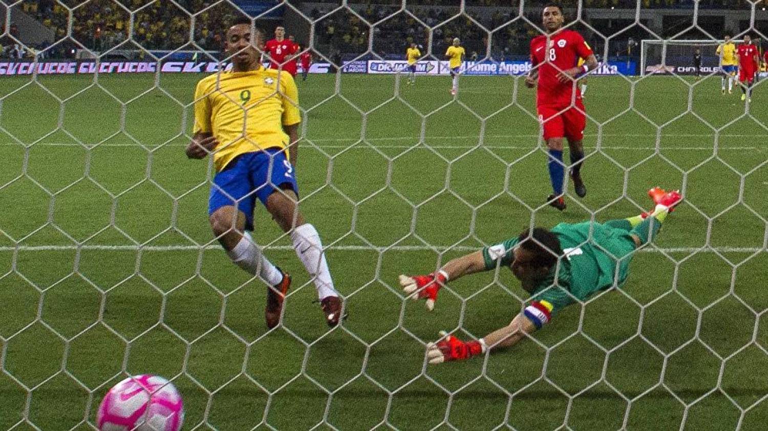 Bancos vão abrir por 4 horas em dias de jogos do Brasil; confira horários