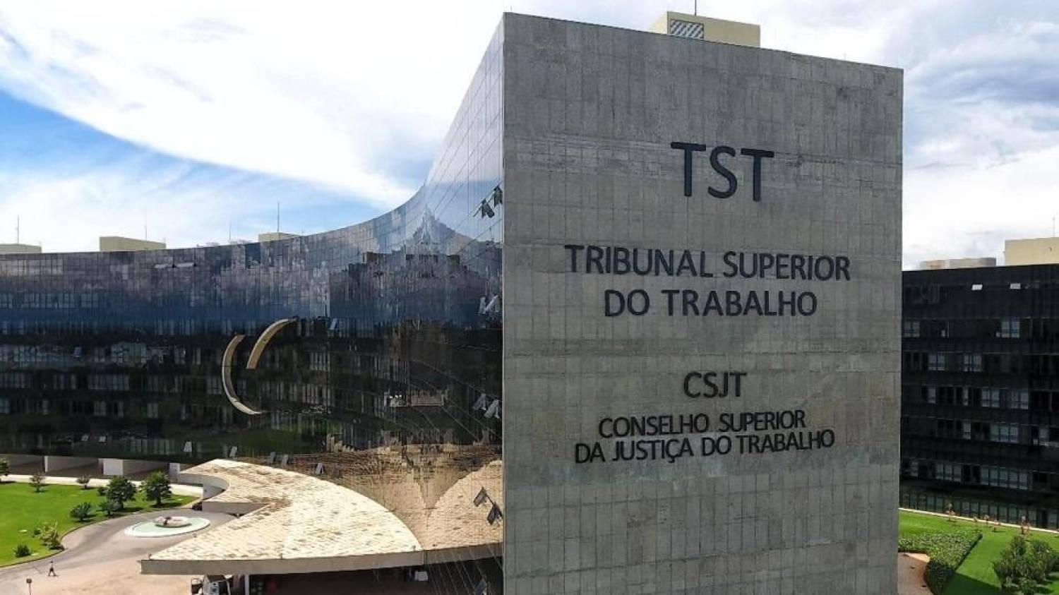 Reforma trabalhista não incide em contratos anteriores à sua vigência, diz TST