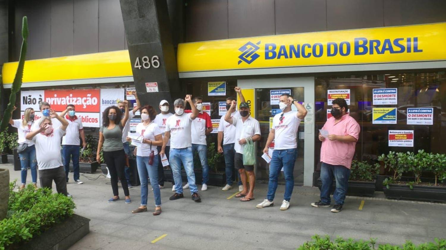 Protesto contra demissões e extinção de centenas de agências do BB