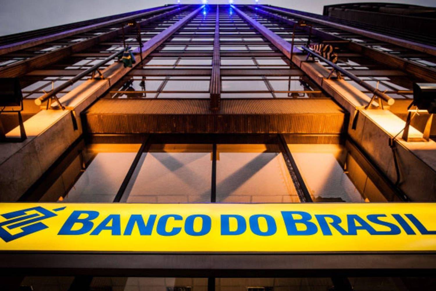 Entrevista: Banco do Brasil, Caixa e Petrobras já estão sendo privatizados