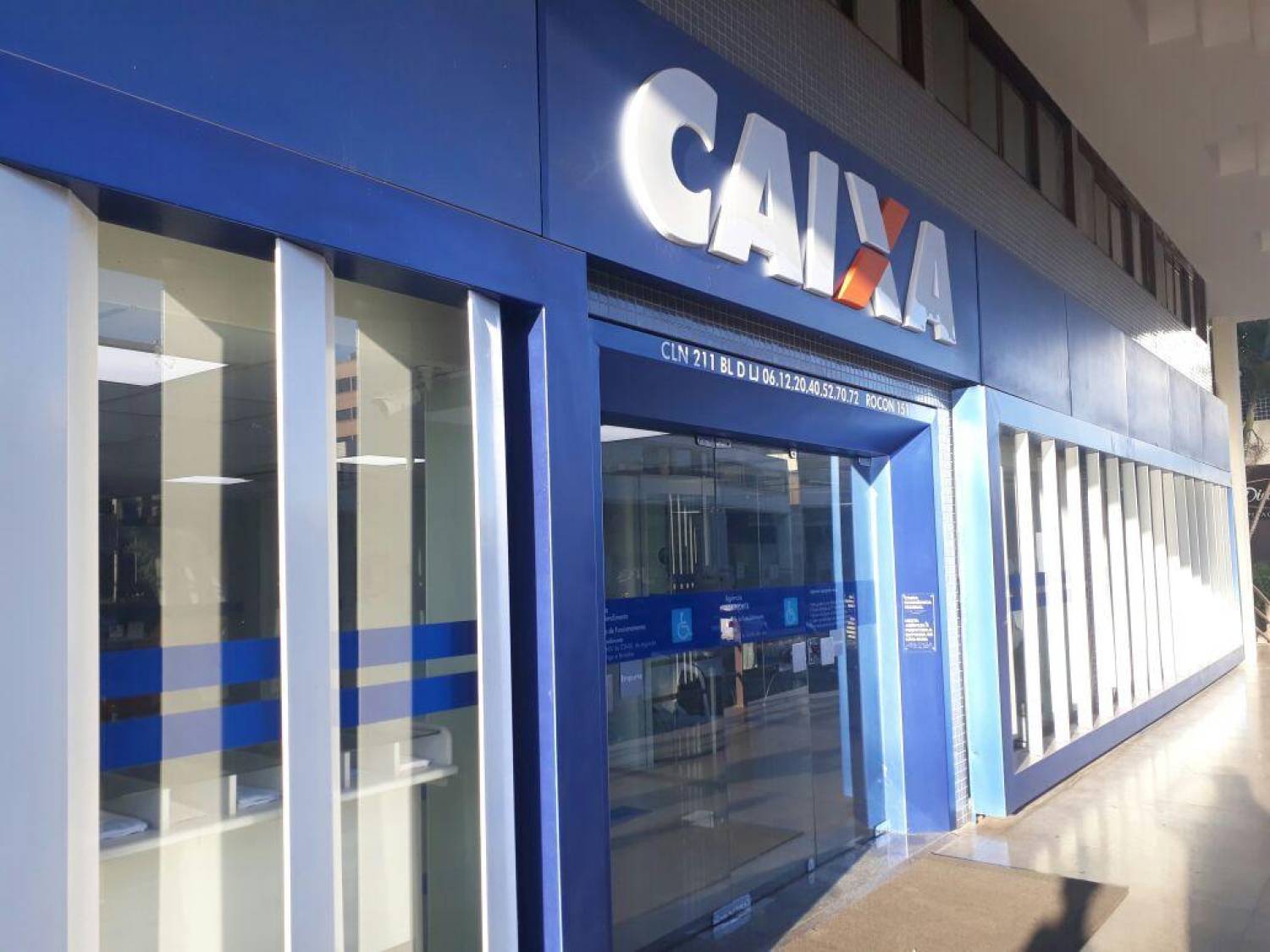 Caixa se compromete a contratar mais empregados