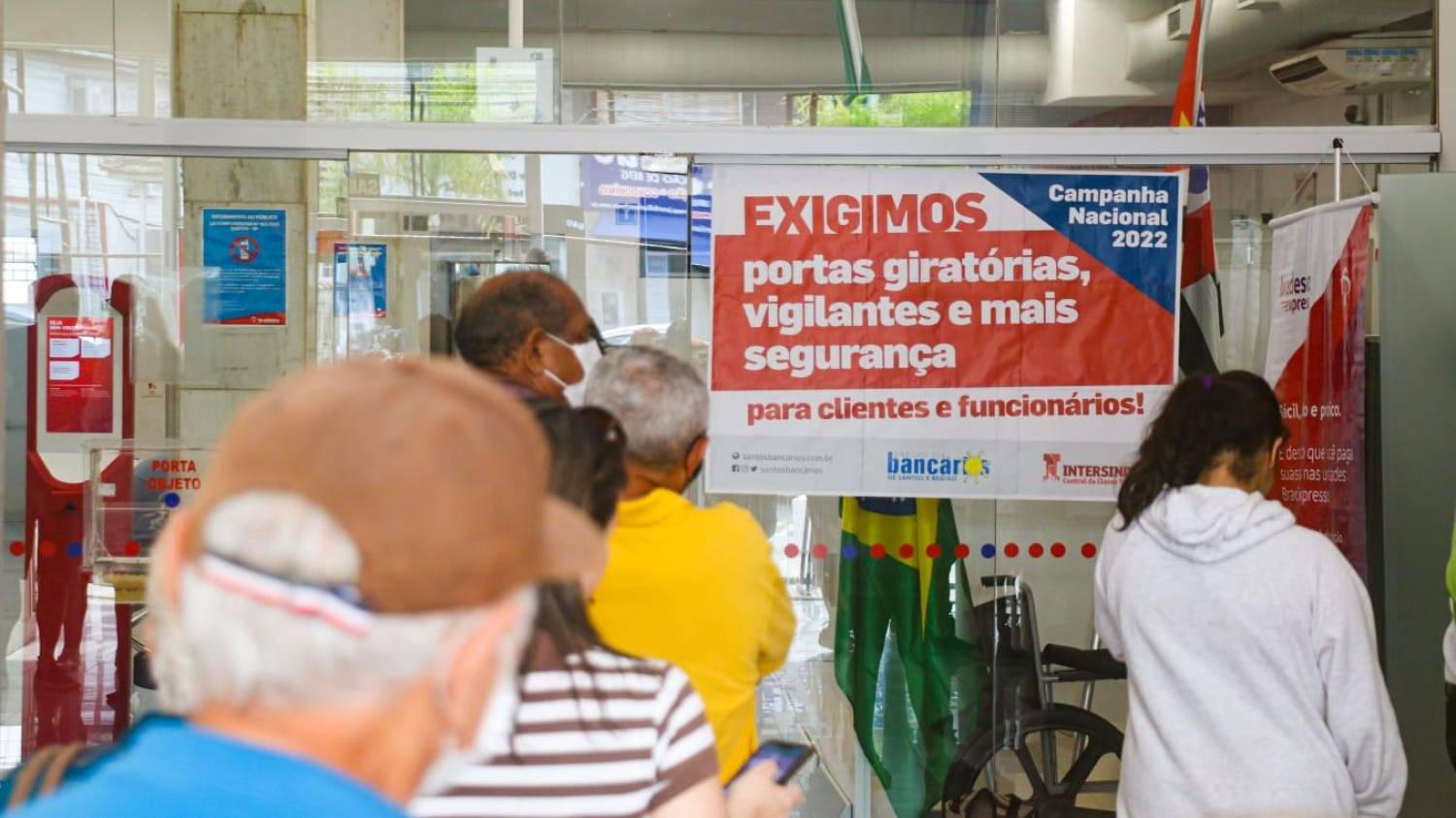 Sindicatos cobram explicações sobre fechamento de agências do Bradesco