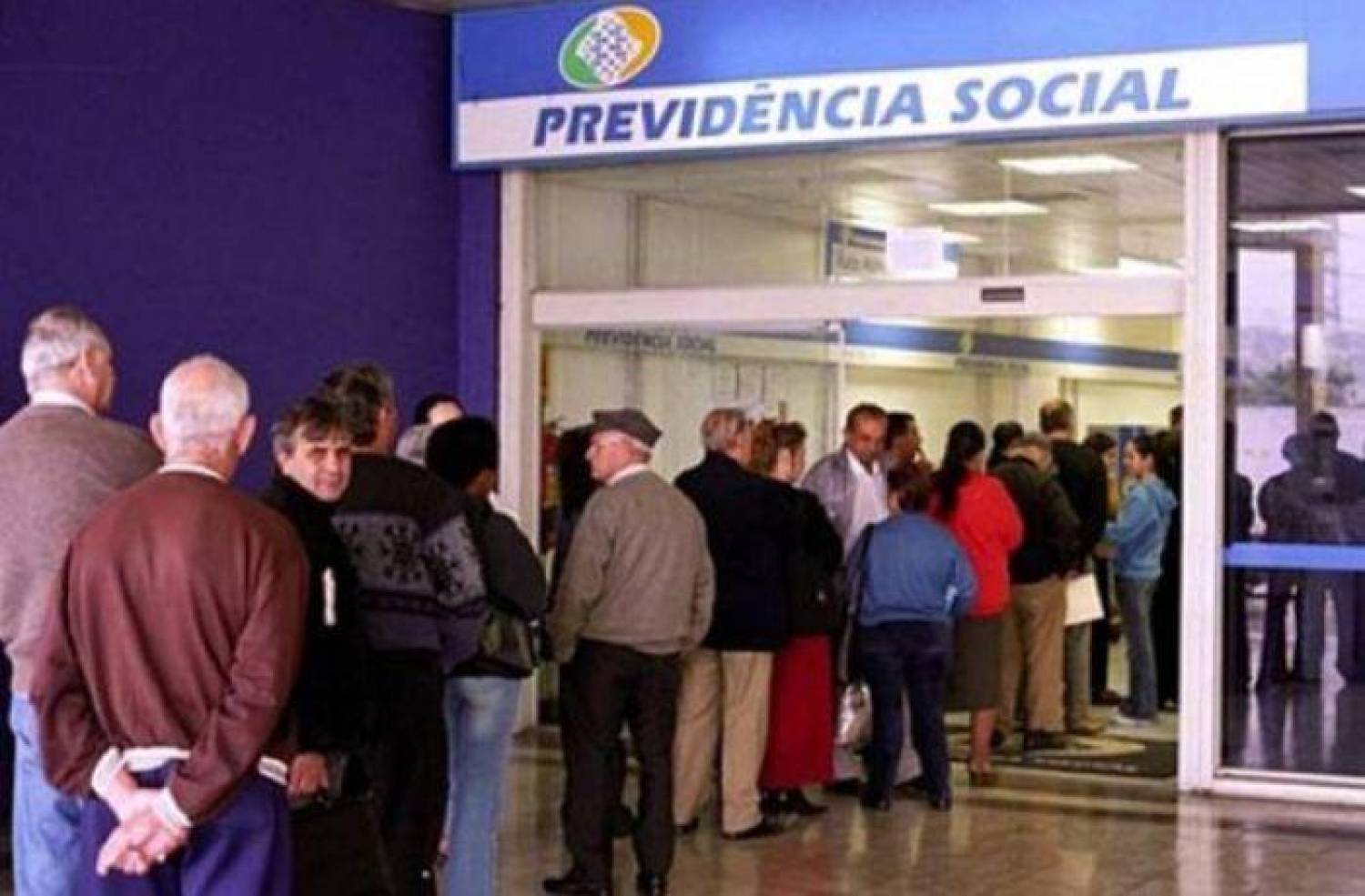 Mais de 5 milhões de trabalhadores estão na fila do INSS