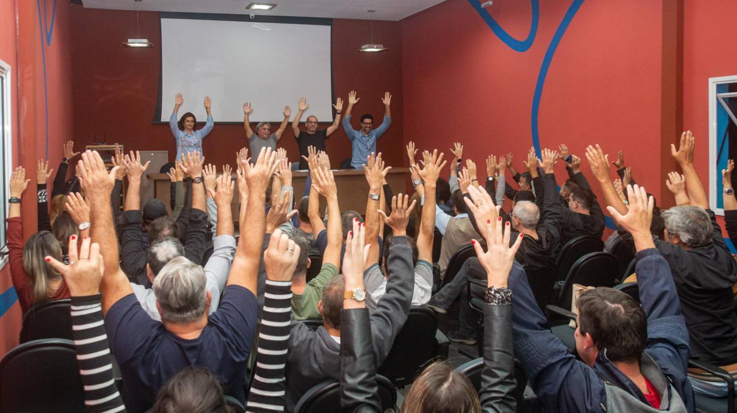 Vitória: abertura aos fins de semana é retirado da pauta. Fiquemos alertas!