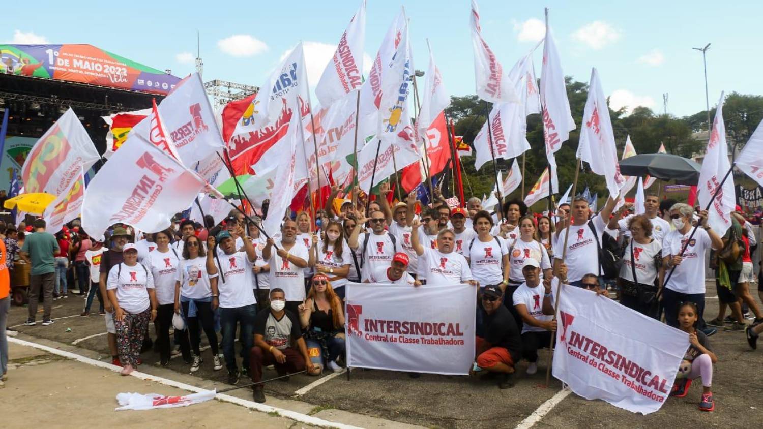 Hoje tem TUITAÇO contra a retirada do direito de greve dos bancários