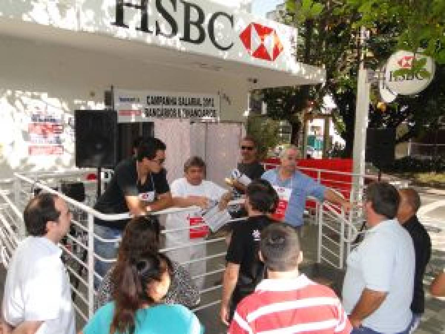 Bancários paralisam HSBC/Guarujá por falta de funcionários