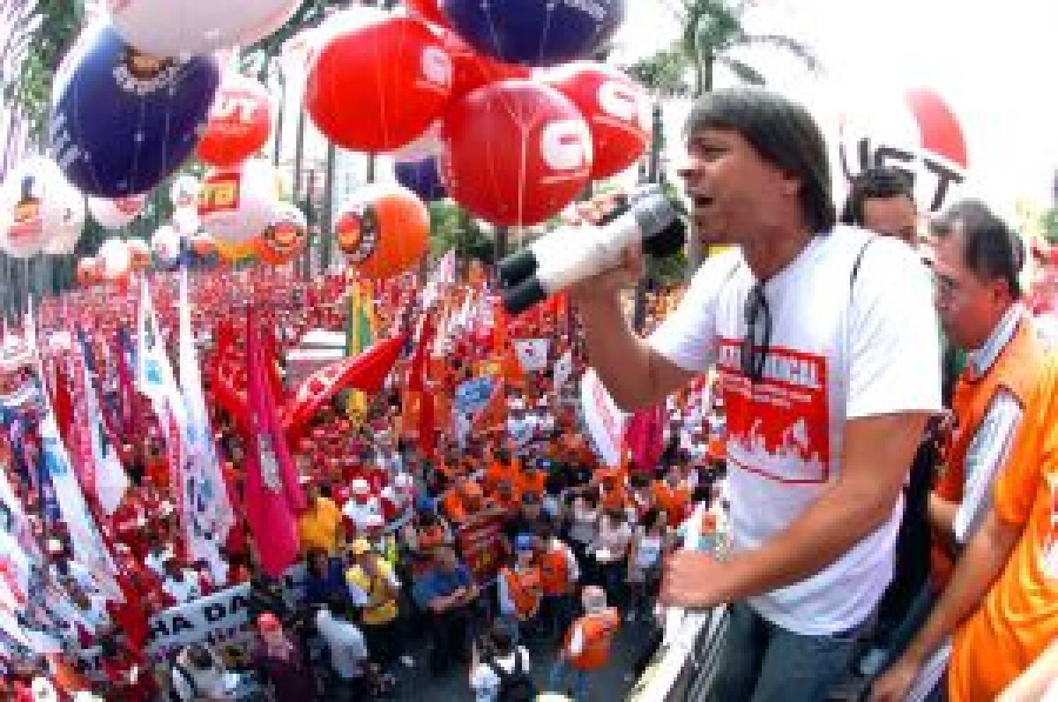 Por melhores condições de vida e de trabalho 20 mil marcham nas ruas de São Paulo 