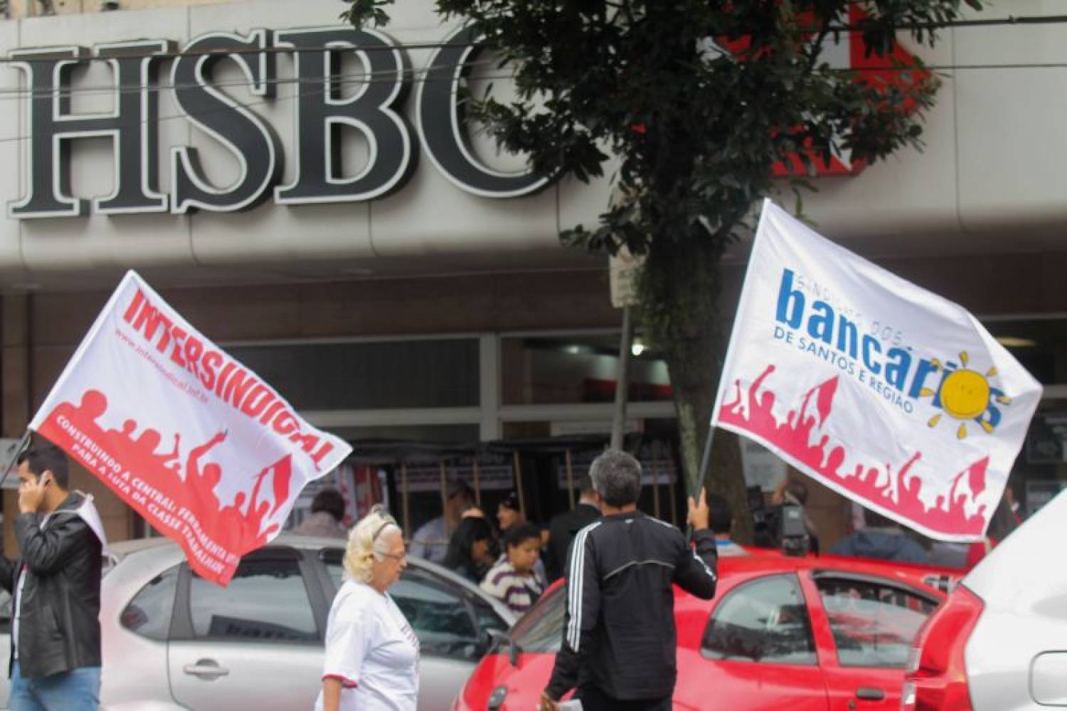 Regional do HSBC na Baixada Santista humilha subordinados por metas