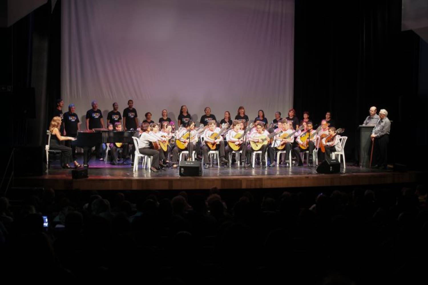 Orquestra de violões e Coral do Sindicato fazem apresentação no sábado, 27