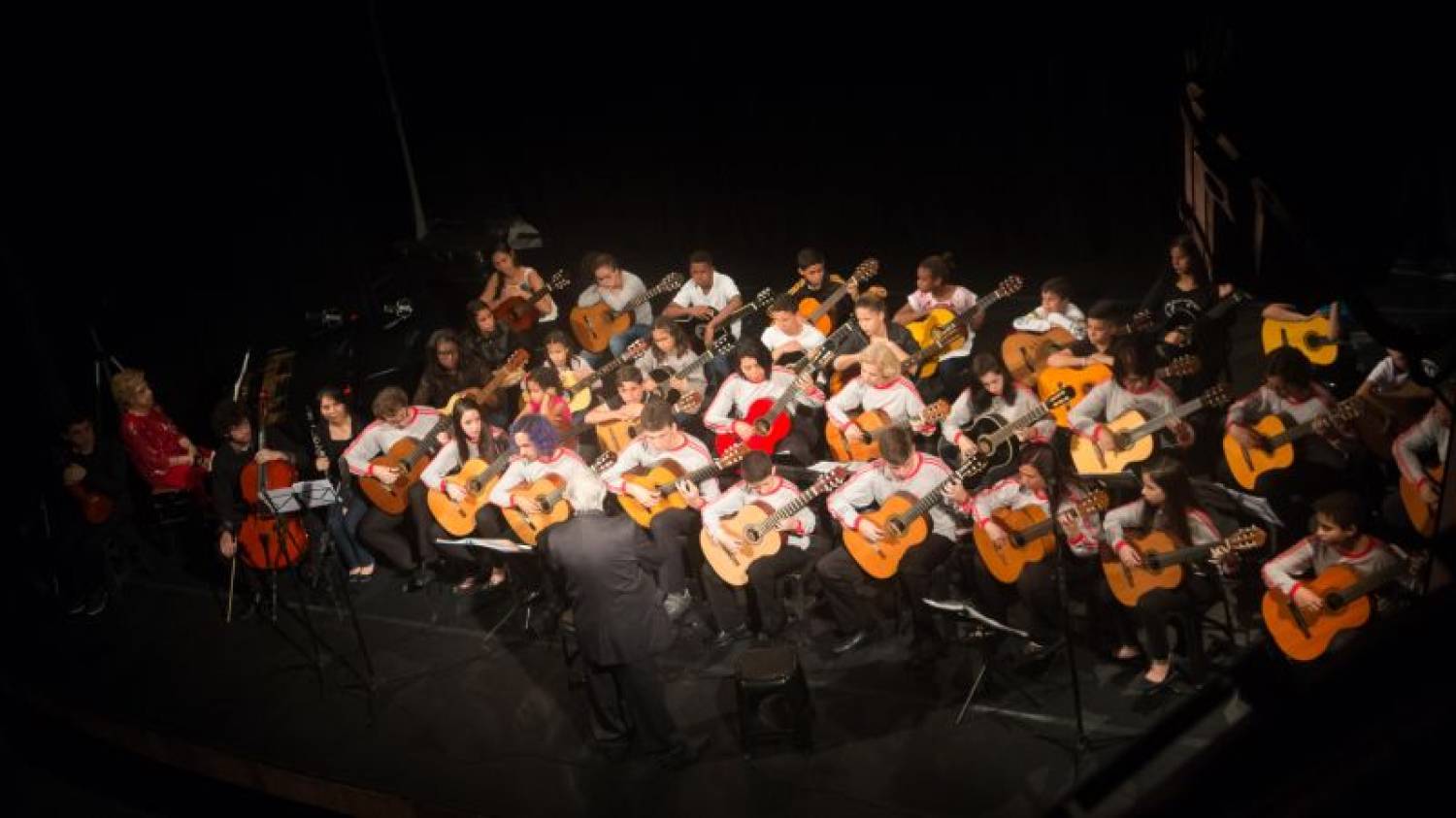 Prêmio Notáveis da Cultura lota Guarani para homenagear artistas