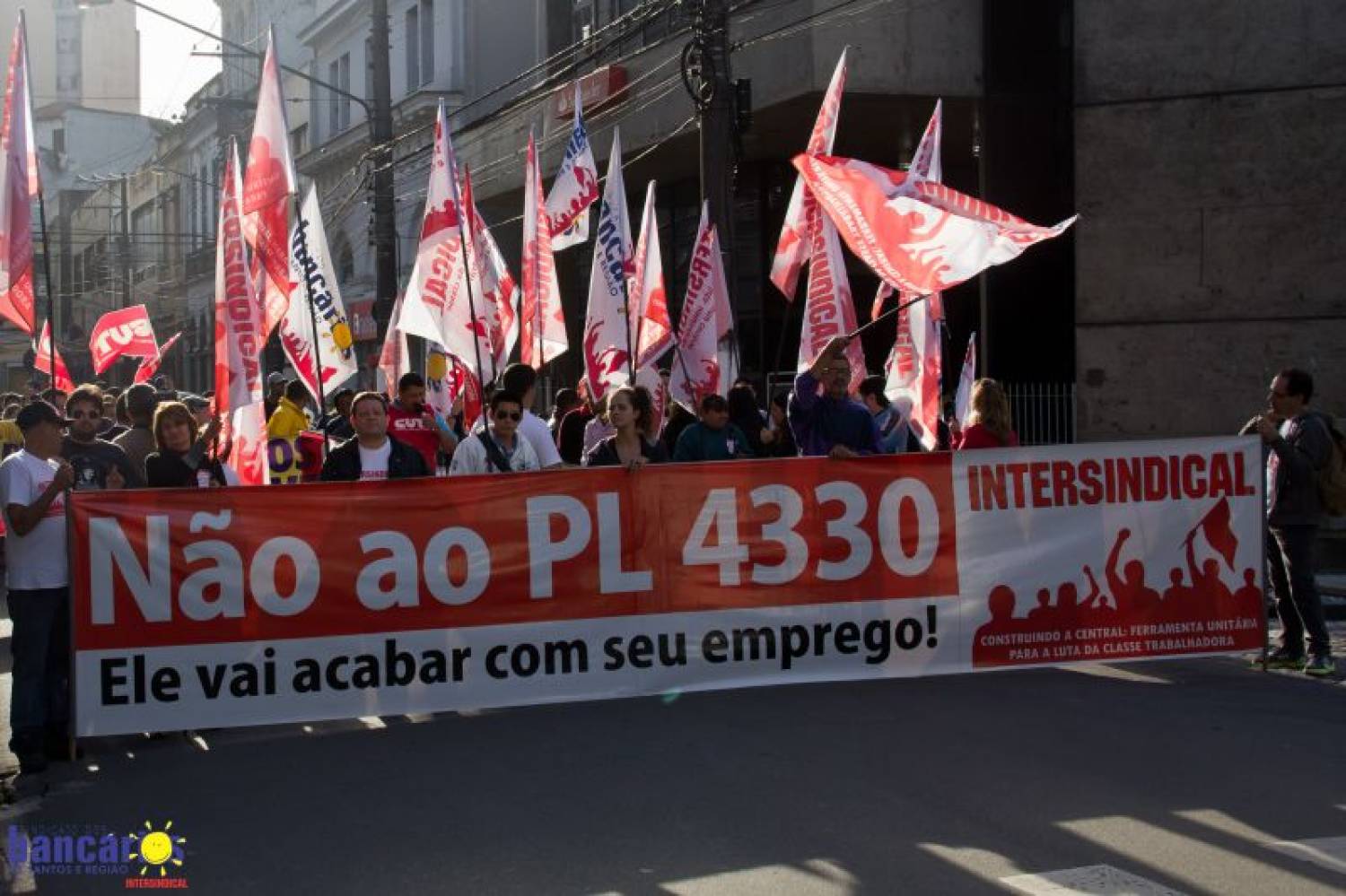 Greve forte faz banqueiros voltarem a negociar nesta quinta, 10