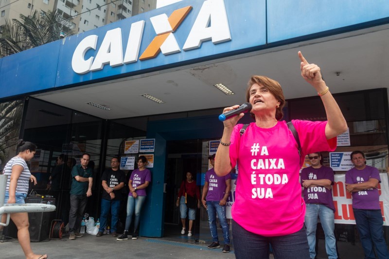 Sindicato protesta contra privatização da Caixa