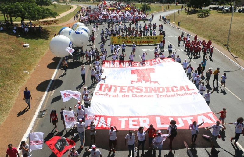 17 de abril: em defesa da democracia e contra o ajuste fiscal