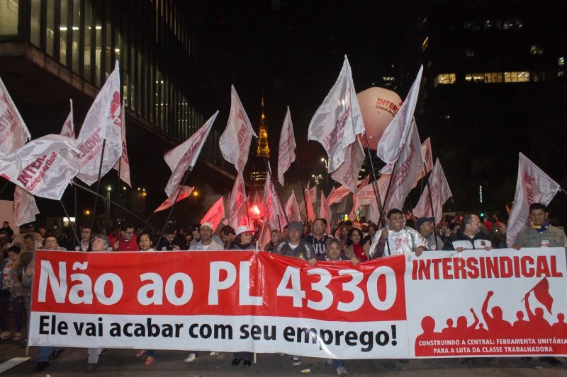 Quinta-feira vermelha - Ato na Av. Paulista