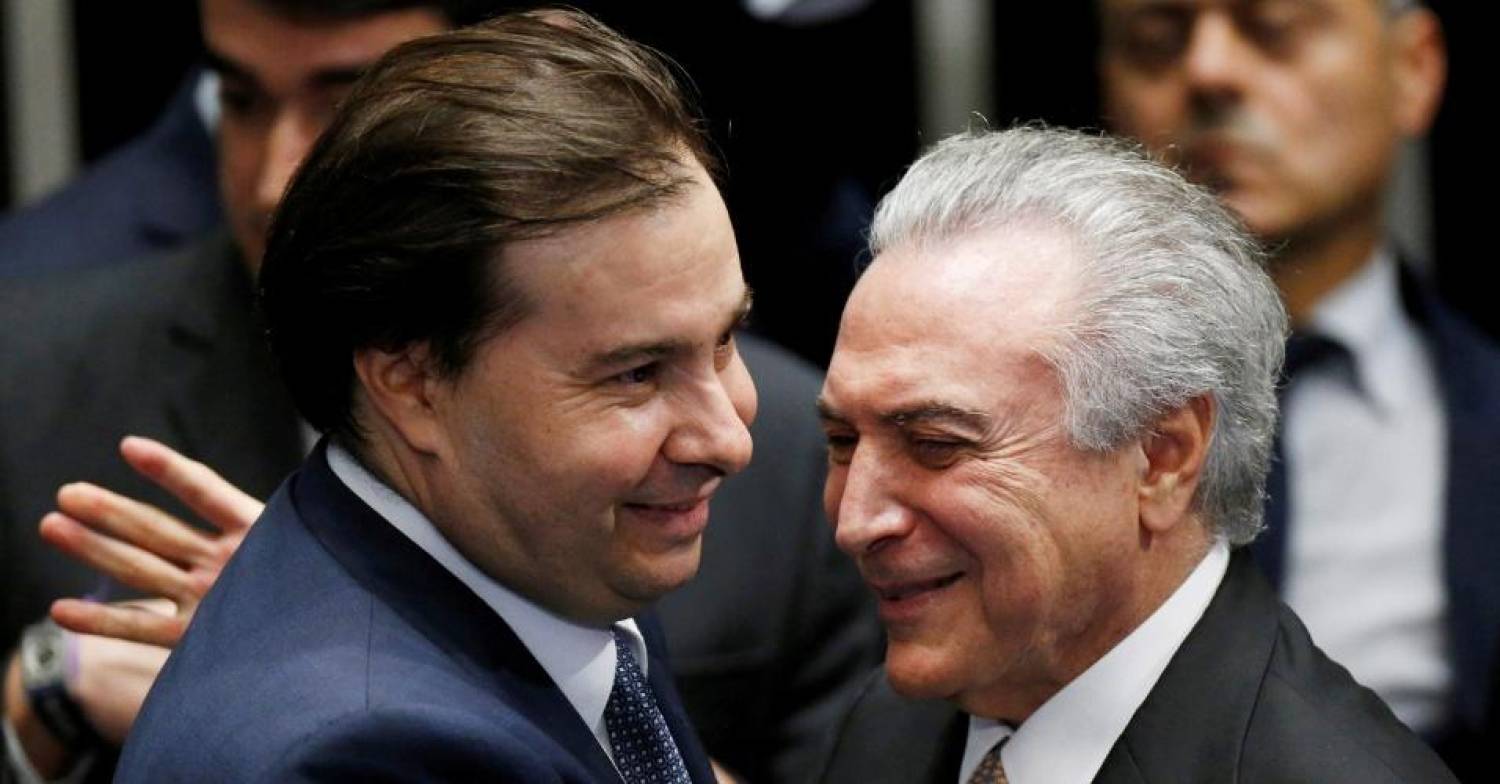 Governo pisa no acelerador para enterrar direitos trabalhistas Governo pisa no acelerador para enterrar direitos trabalhistas