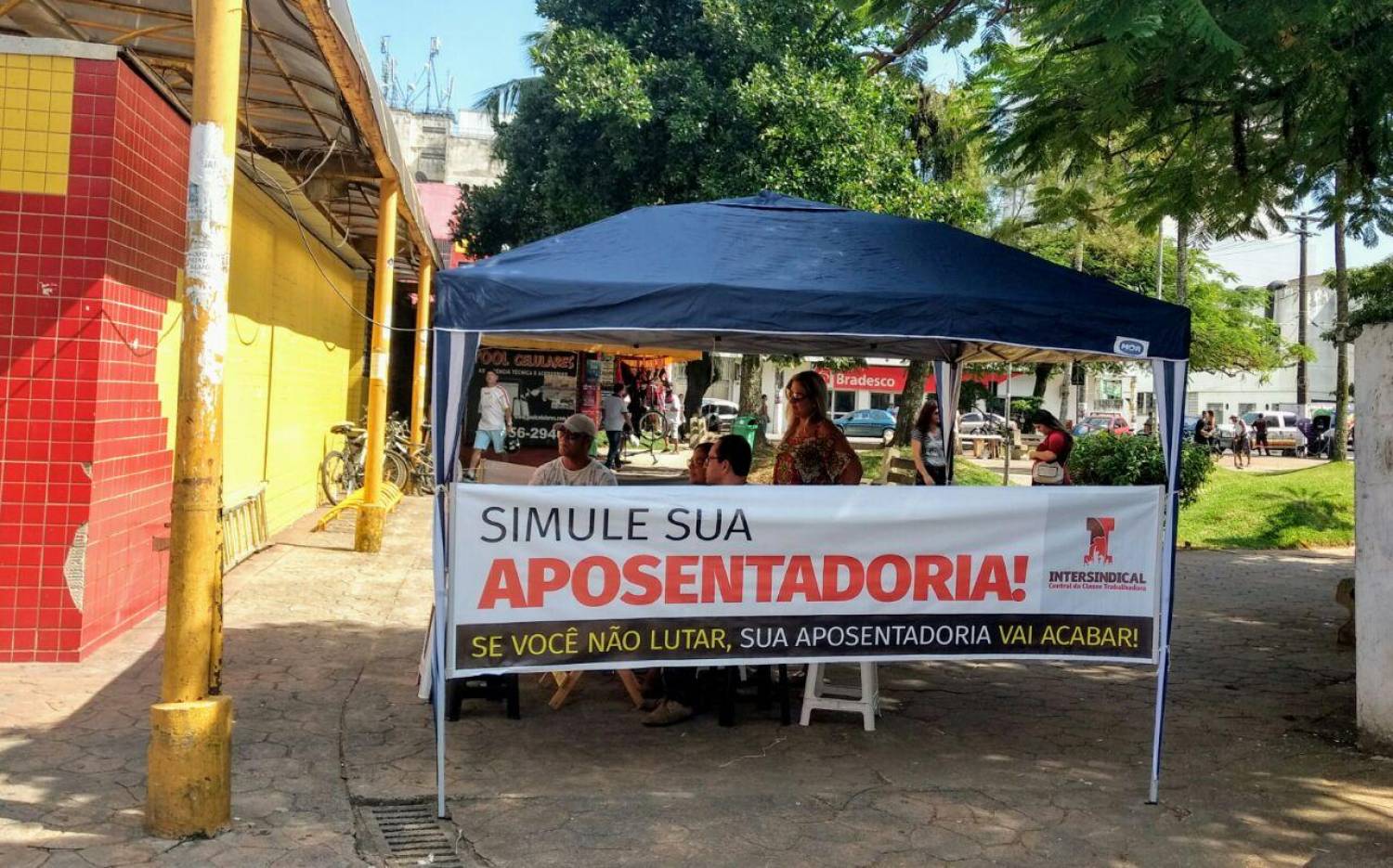 Sindicato monta tenda contra desmonte da Previdência em São Vicente Sindicato monta tenda contra desmonte da Previdência em São Vicente