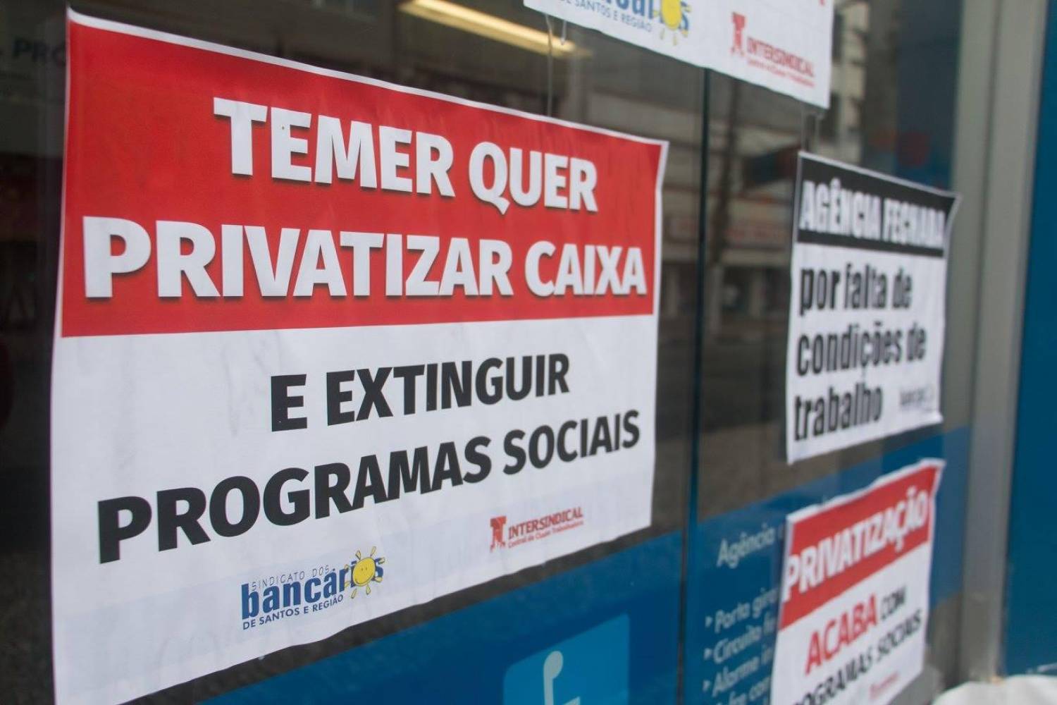 Caixa fecha postos de trabalho mesmo com lucro de R$1,488 bilhão no 1º trimestre Caixa fecha postos de trabalho mesmo com lucro de R$1,488 bilhão no 1º trimestre