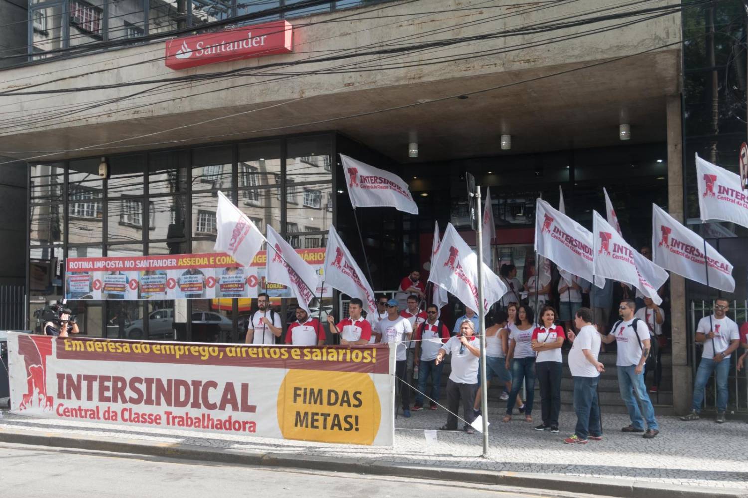 Santander terá que pagar R$ 2 bilhões por irregularidade na compra do Banespa Santander terá que pagar R$ 2 bilhões por irregularidade na compra do Banespa