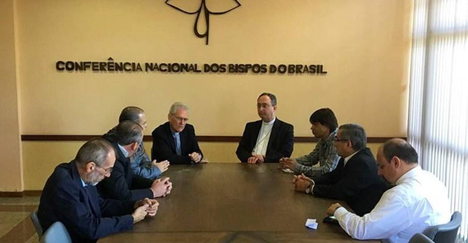 CNBB reafirma apoio aos trabalhadores e aos direitos constitucionais CNBB reafirma apoio aos trabalhadores e aos direitos constitucionais