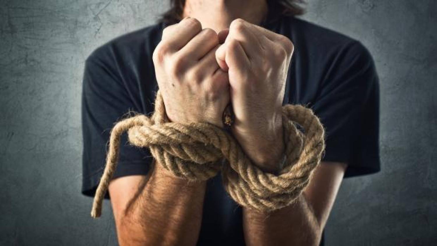 Justiça de PG manda reintegrar bancário adoecido pelo trabalho Justiça de PG manda reintegrar bancário adoecido pelo trabalho