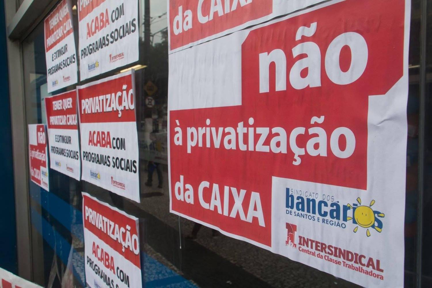 Bancários da Caixa se reúnem com direção do banco nesta quinta, 26 Bancários da Caixa se reúnem com direção do banco nesta quinta, 26