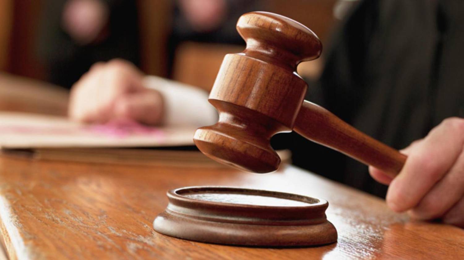 Bancos e operadoras de telefonia são campeões em ações judiciais Bancos e operadoras de telefonia são campeões em ações judiciais