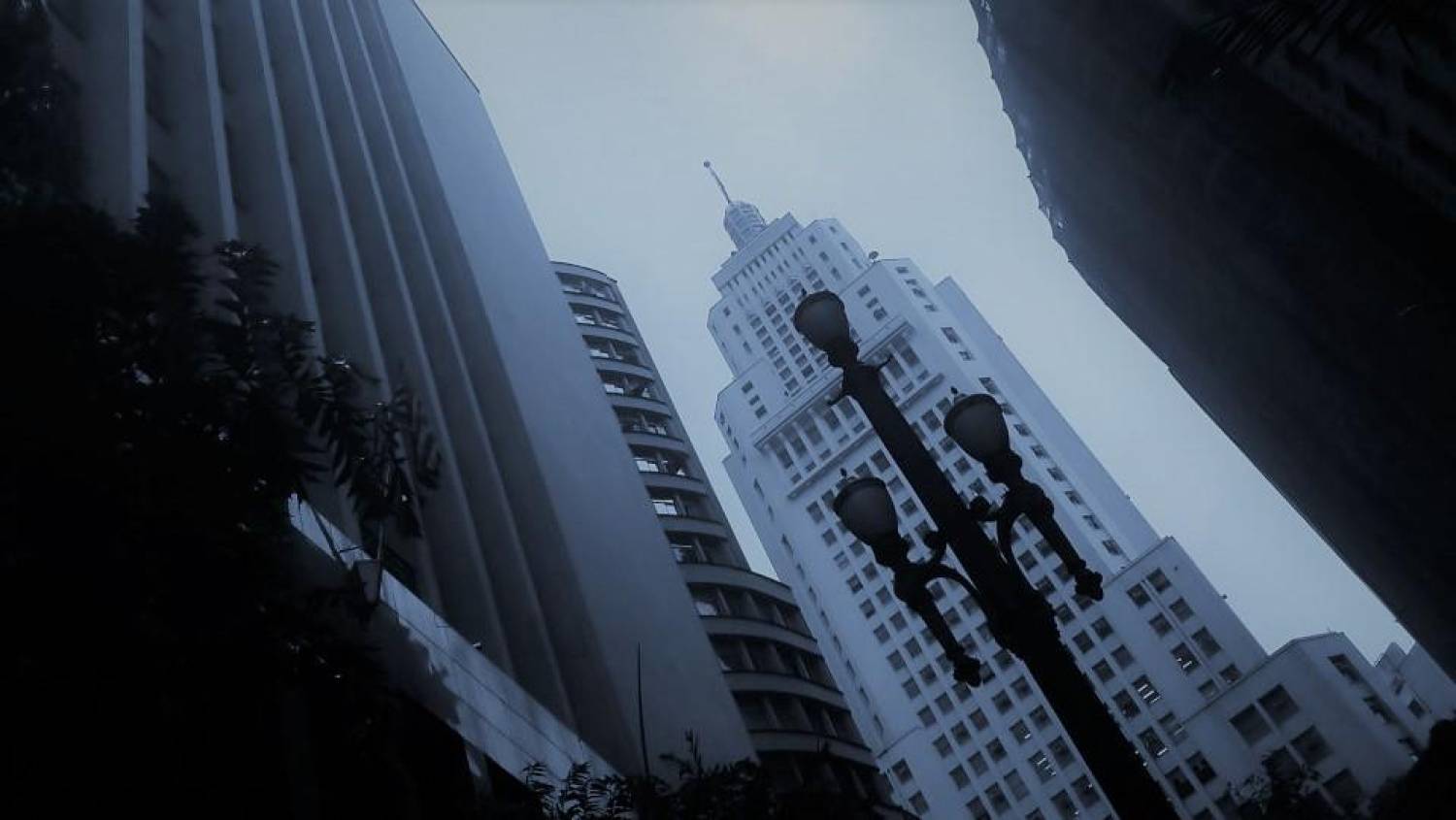 Dezessete anos da privatização do Banespa; Relembre em vídeo da época Dezessete anos da privatização do Banespa; Relembre em vídeo da época