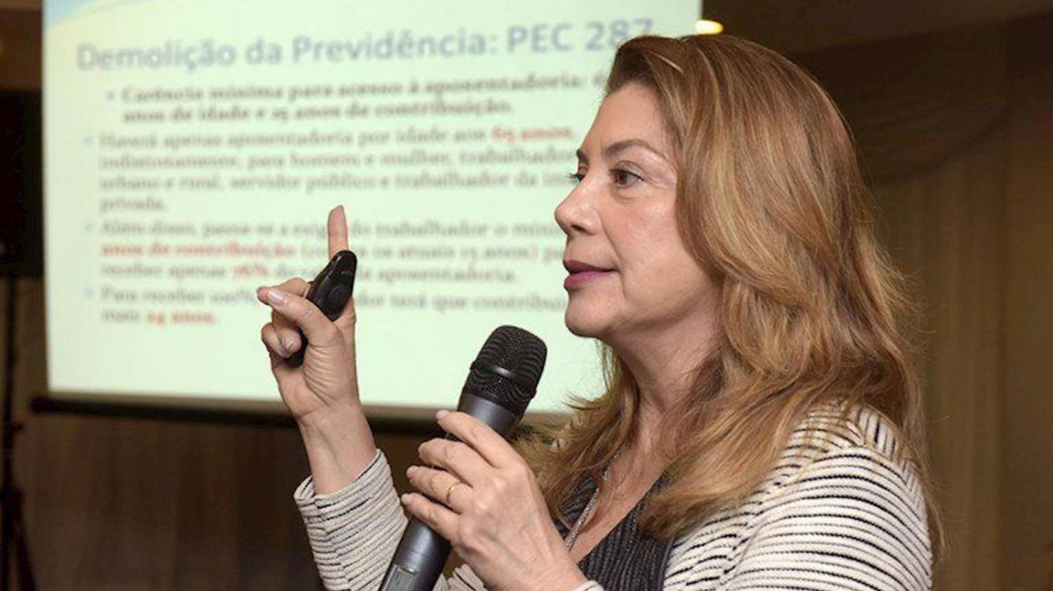 Reforma da Previdência reduz valor das aposentadorias e afeta consumo das famílias Reforma da Previdência reduz valor das aposentadorias e afeta consumo das famílias