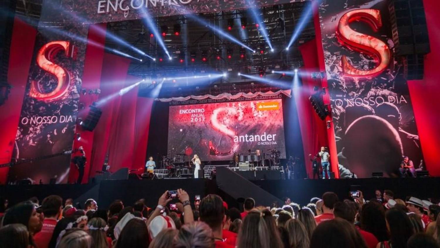 Mais um indigesto “presente de Natal” do Santander para os Bancários Mais um indigesto “presente de Natal” do Santander para os Bancários